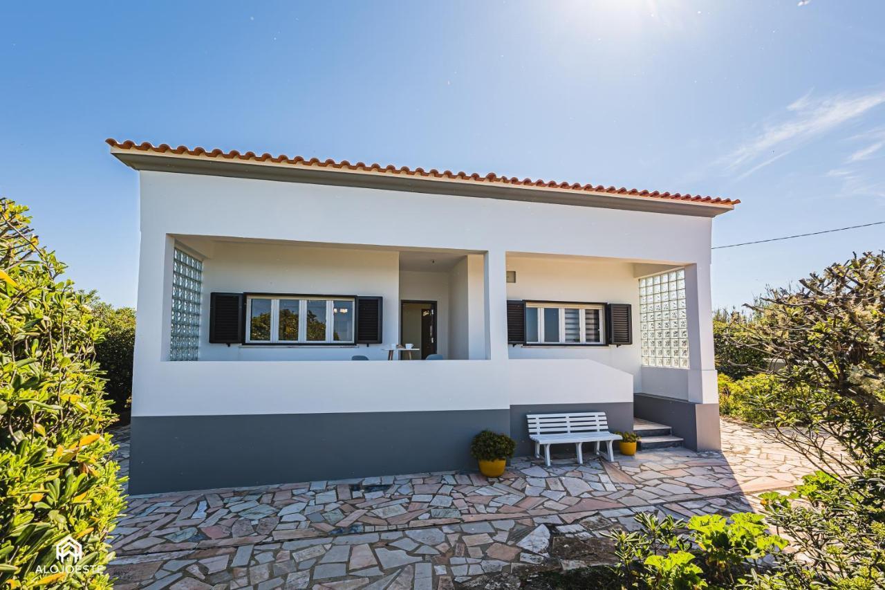 Casa A Beira Mar - Countryhouse With Ocean View São Pedro da Cadeira Exterior photo